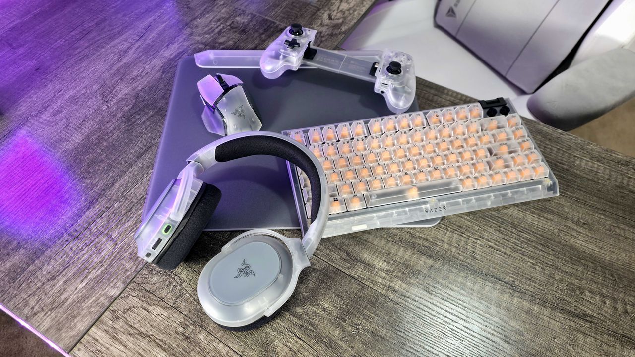 Image of the Razer Phantom White Collection.