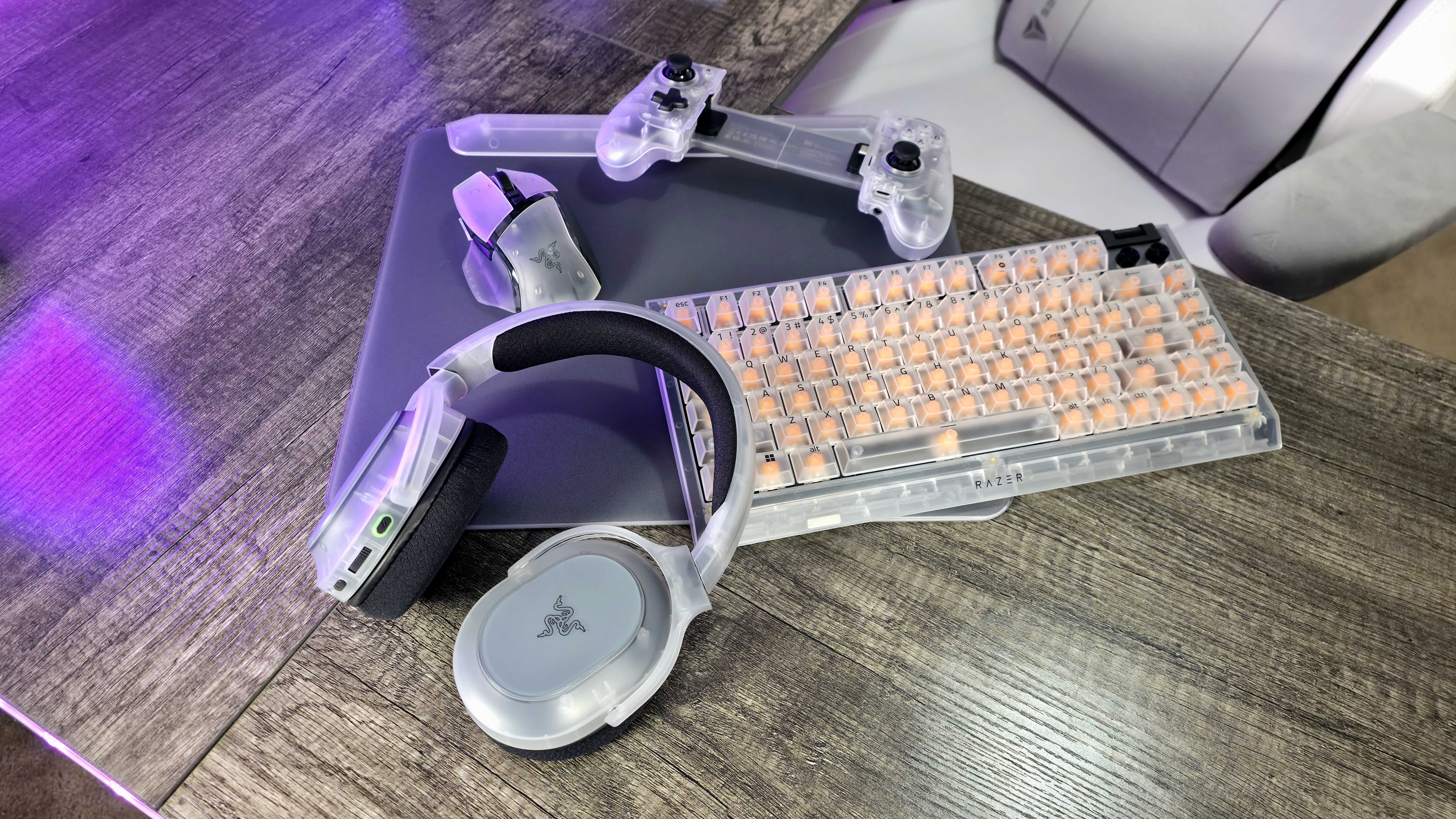 Image of the Razer Phantom White Collection.