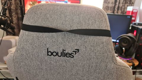 Boulies Master gaming chair in an office
