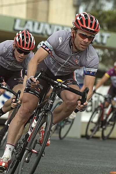 Chris Pryor leads his Fly V Australia teammate Hayden Brooks around the streets of Euston.