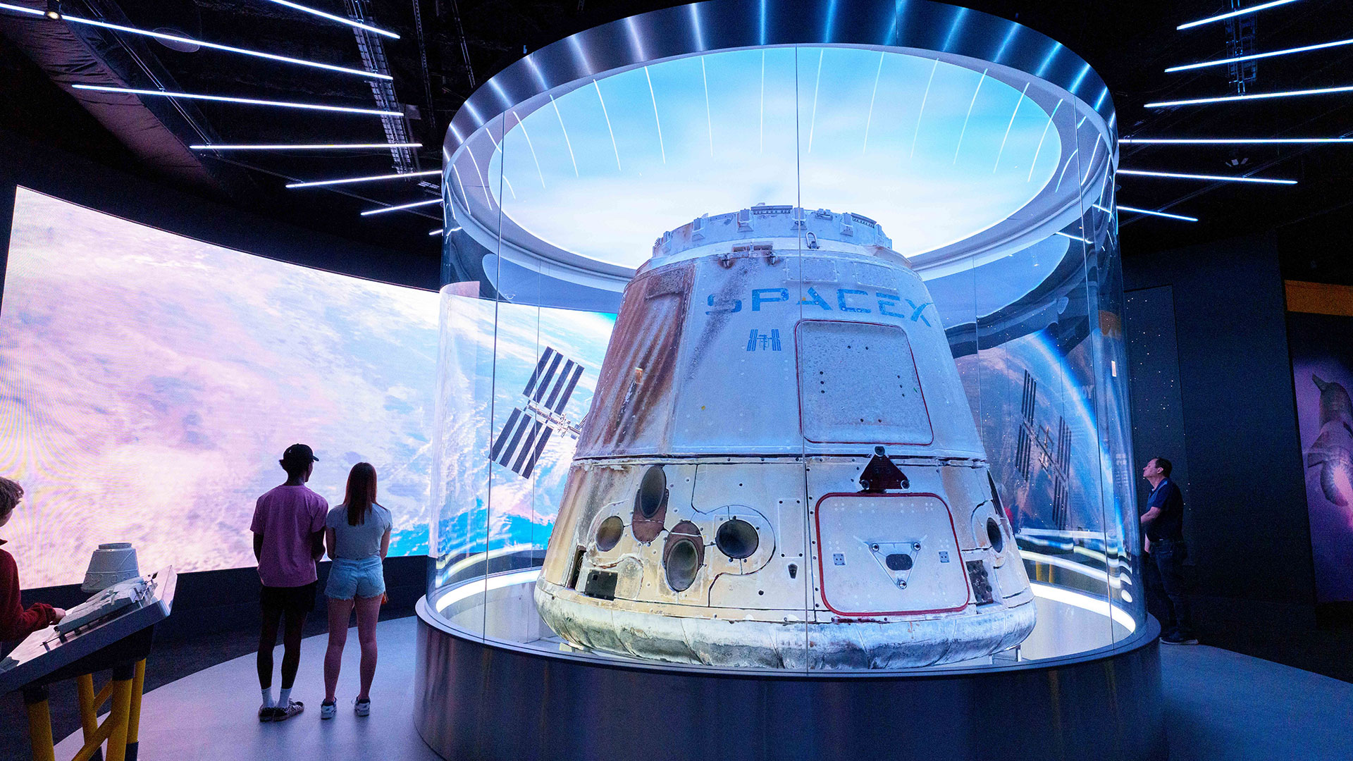  SpaceX Dragon joins Mercury and Apollo capsules on display in Chicago 