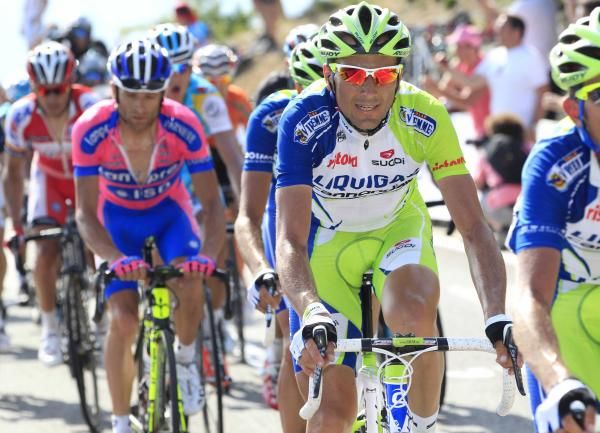 Ivan Basso (Liquigas-Cannondale) and Michele Scarponi (Lampre-ISD) on the climb to Lago Laceno.