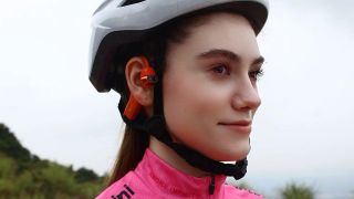 The VibeLens MusicCam headphones with a built-in camera