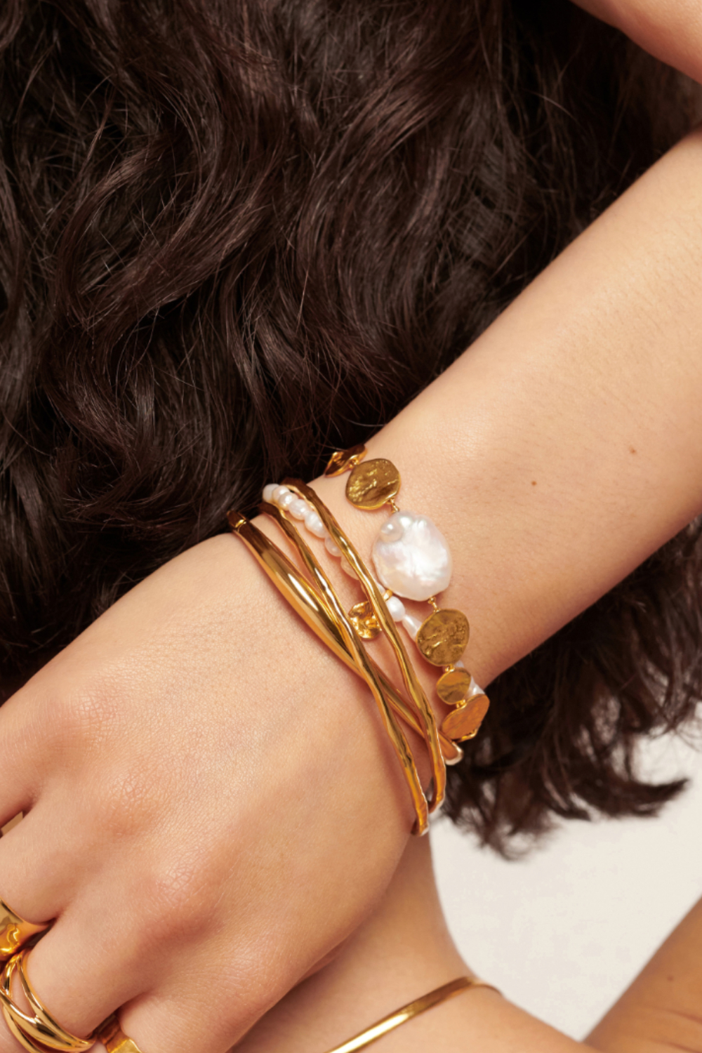 Capri Keshi Pearl Disc Bracelet