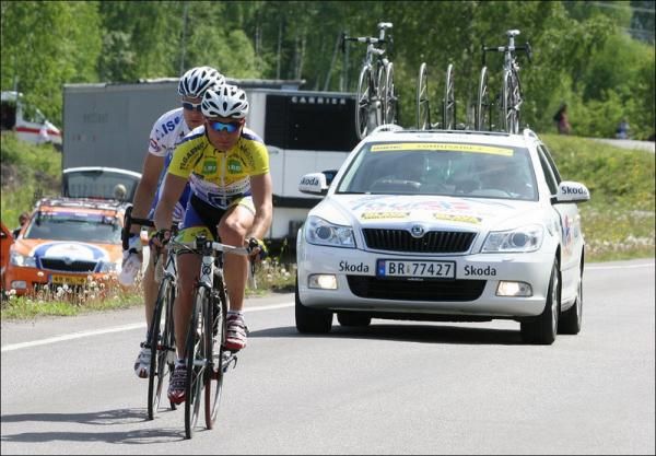 Michael Becling leads Vytaly Popkov in the break.