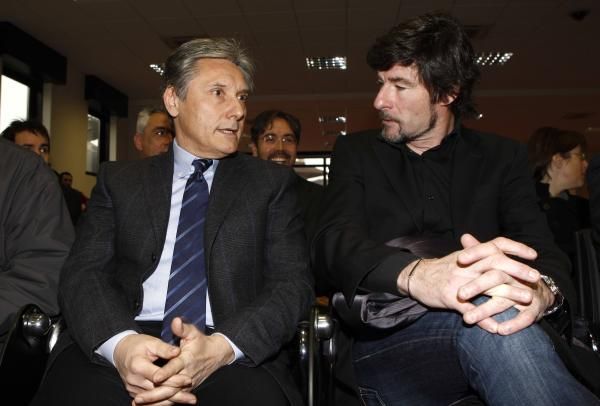 Former world champions Giuseppe Saronni and Gianni Bugno at the Colnago launch in Cambiago.