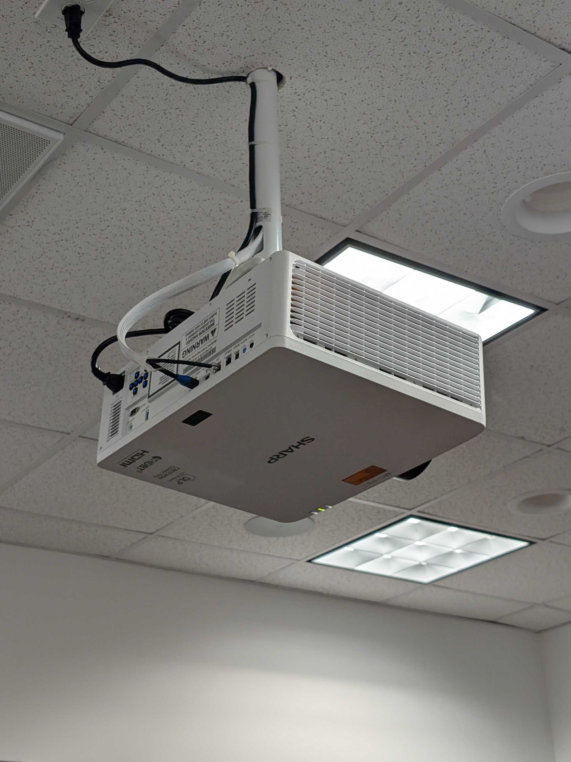 Projectors and displays installed by Metinteractive in a new conference room.