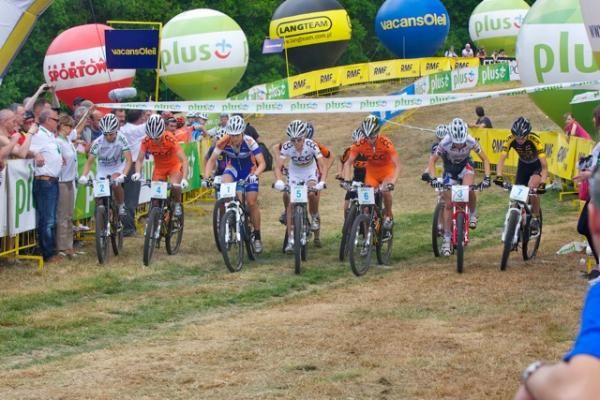 The start of the elite women's race