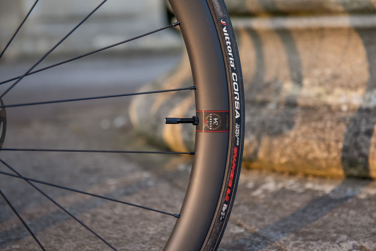 Cervelo R5 Sram AXS bike images and detailss