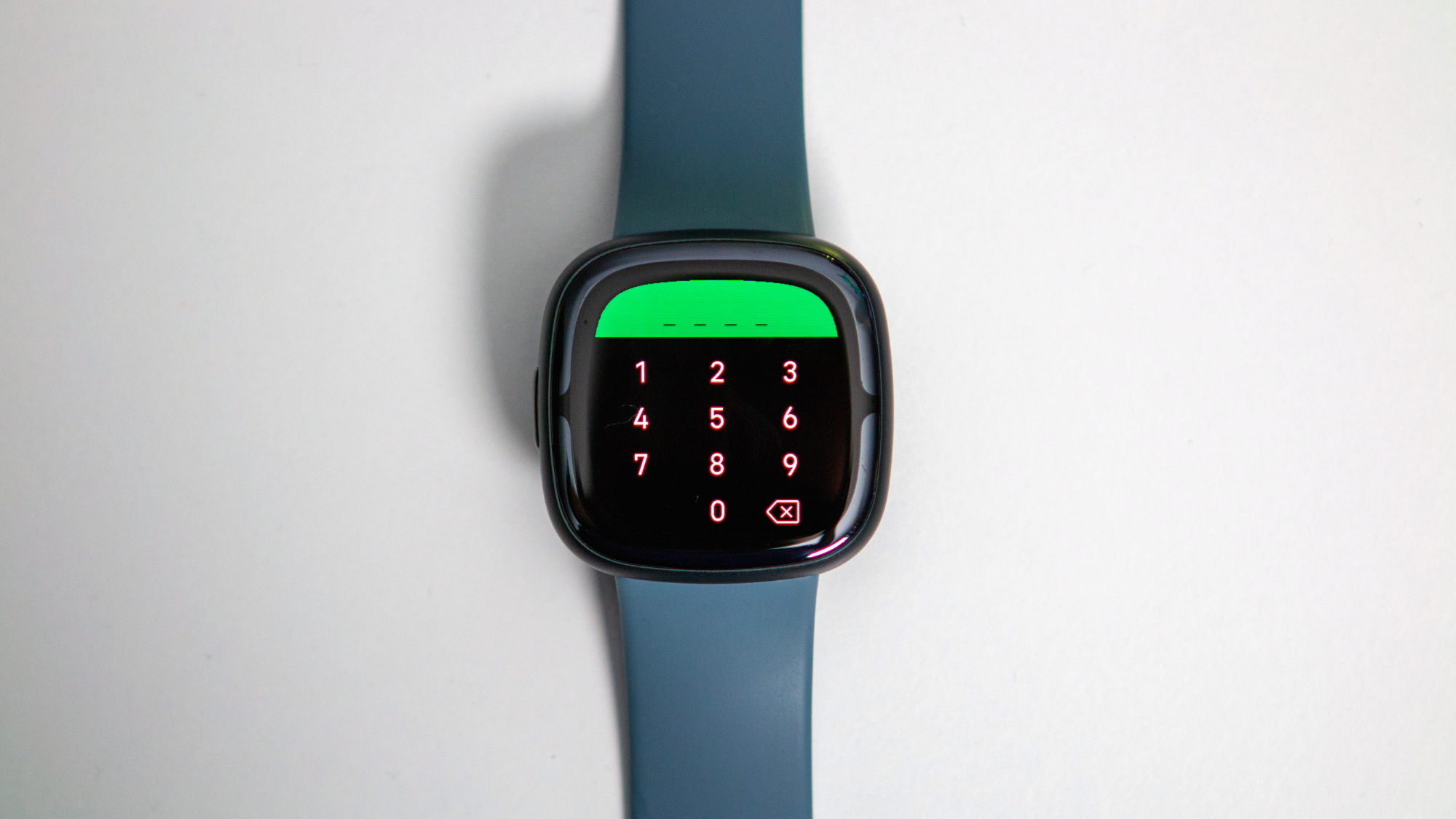 Google Cüzdan'ı Fitbit Sense 2'de kullanmak için PIN'i girin