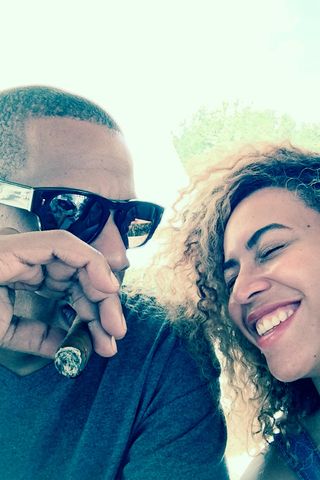 Beyonce And Jay Z Share A Holiday Snap