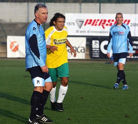 Claudio Chiappucci and comedian Gene Gnocchi in Albino playing calcio (football)for charity.