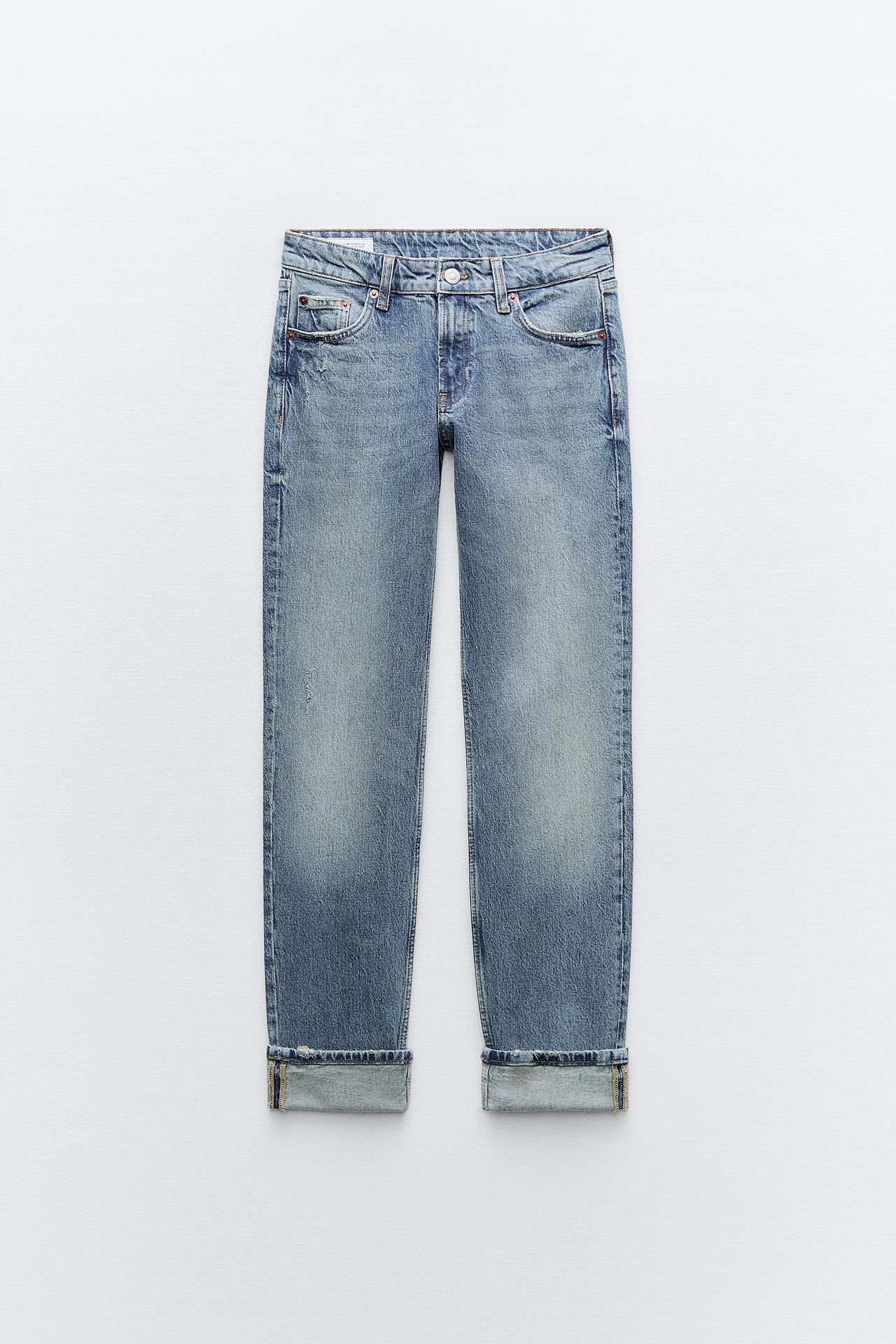 13 Stylish Outfit Ideas With Cuffed Jeans to Try This Season | Who What