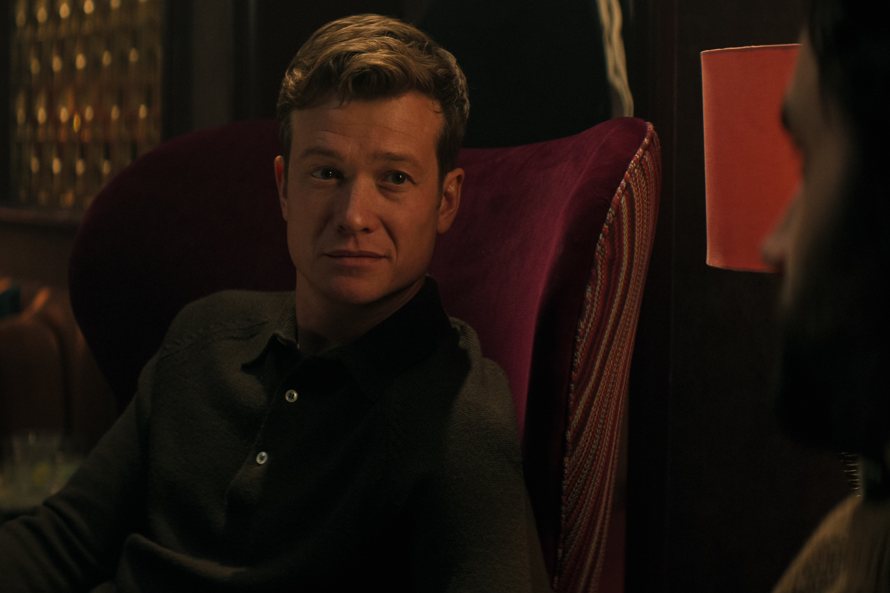 ed speelers as rhys montrose you season 4