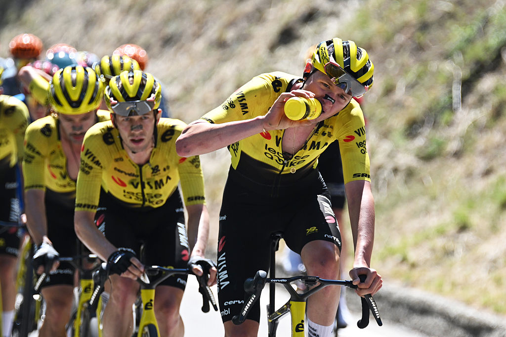 '6 W/kg all day' - Tim Rex's 'pain face' captures domestique going above and beyond to help Jonas Vingegaard claim Giro d'Italia's maglia rosa on Pila