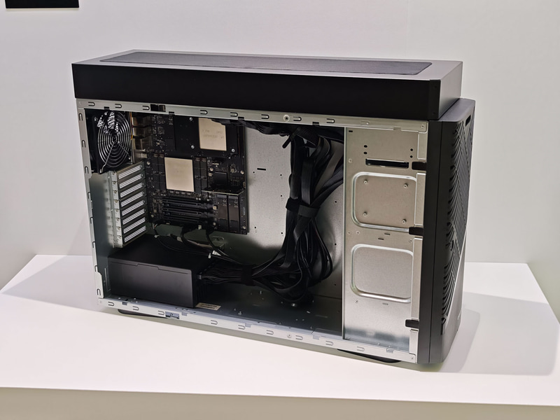 Gigabyte DGX Station Device