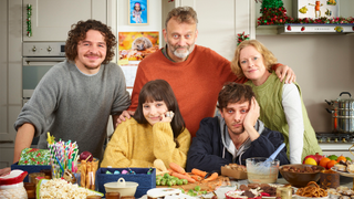 Cast of Outnumbered Christmas Special 2024: Ben (DANIEL ROCHE), Karen (RAMONA MARQUEZ), Dad (HUGH DENNIS), Jake (TYGER DREW HONEY), Mum (CLAIRE SKINNER)