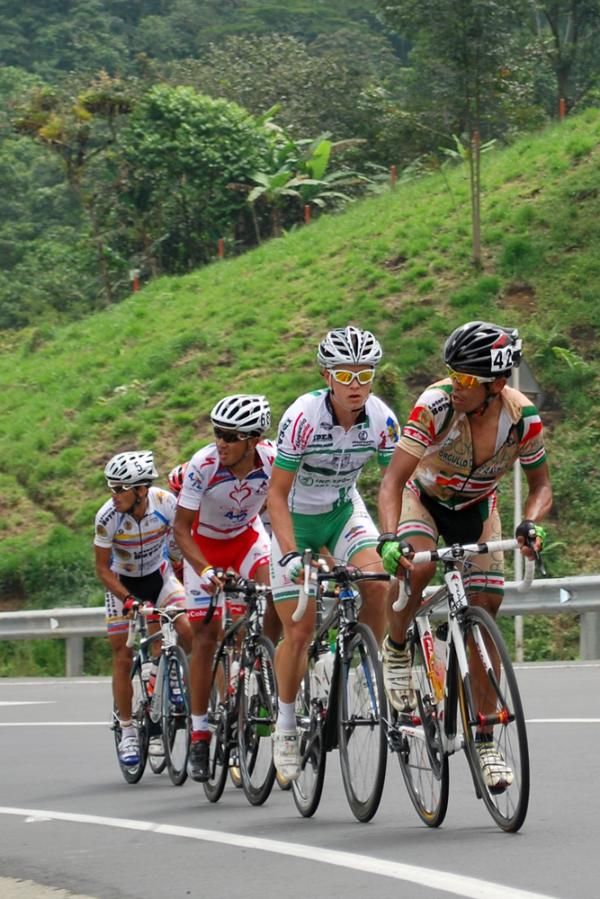 Fernando Camargo leads the breakaway.