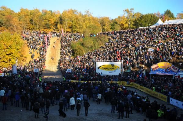 Plenty of specators were on hand for the Superprestige Zonhoven.
