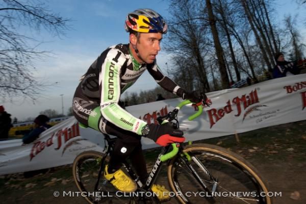 Tim Johnson (Cannondale-Cyclocrossworld.com) does it tough.