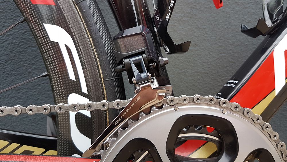 The bike runs a Shimano Dura-Ace R9150 groupset