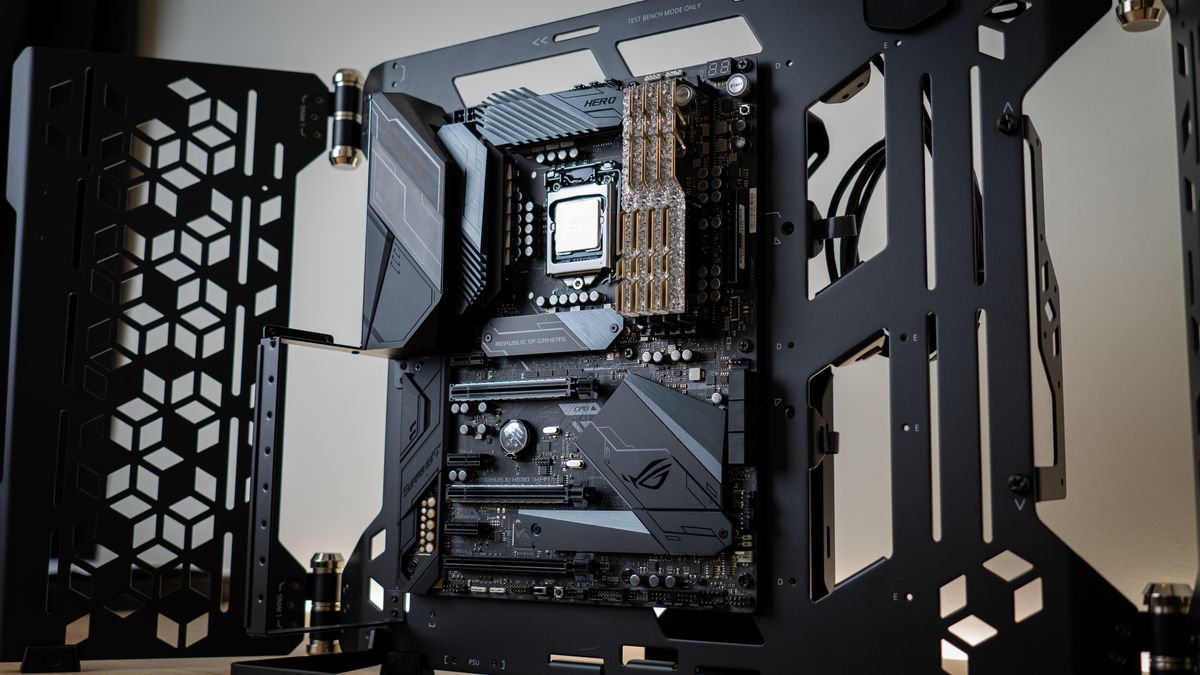 Cooler Master MasterFrame 700
