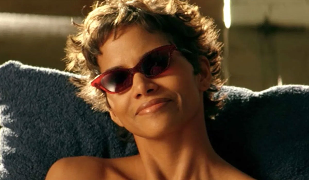 Berry topless photos halle Halle Berry