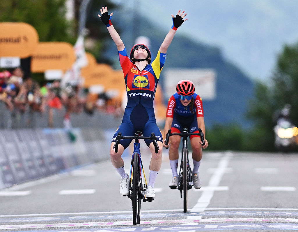APRICA, ITALY - JULY 07: (L-R) Anna Henderson of Great Britain and Team Lidl - Trek celebrates at finish line as stage winner ahead of Dilyxine Miermont of France and Team CERATIZIT Pro Cycling during the 36th Giro d'Italia Women 2025, Stage 2 a 92km stage from Clusone to Aprica 1174m / #UCIWWT / on July 07, 2025 in Aprica, Italy. (Photo by Luc Claessen/Getty Images)