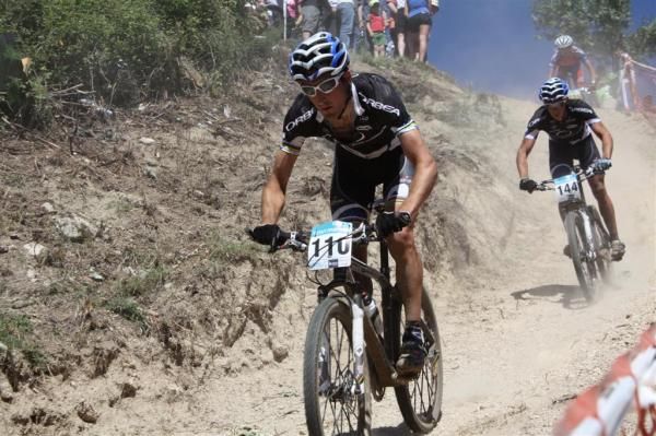Inaki Lejarreta sets the pace