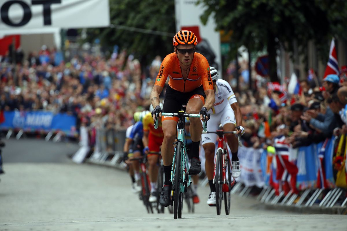 Lars Boom (Netherlands) went with an unsuccessful late breakaway