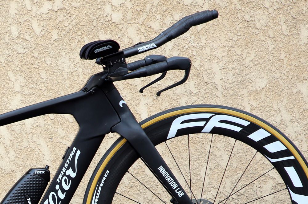 The cockpit of the new Wilier TT bike