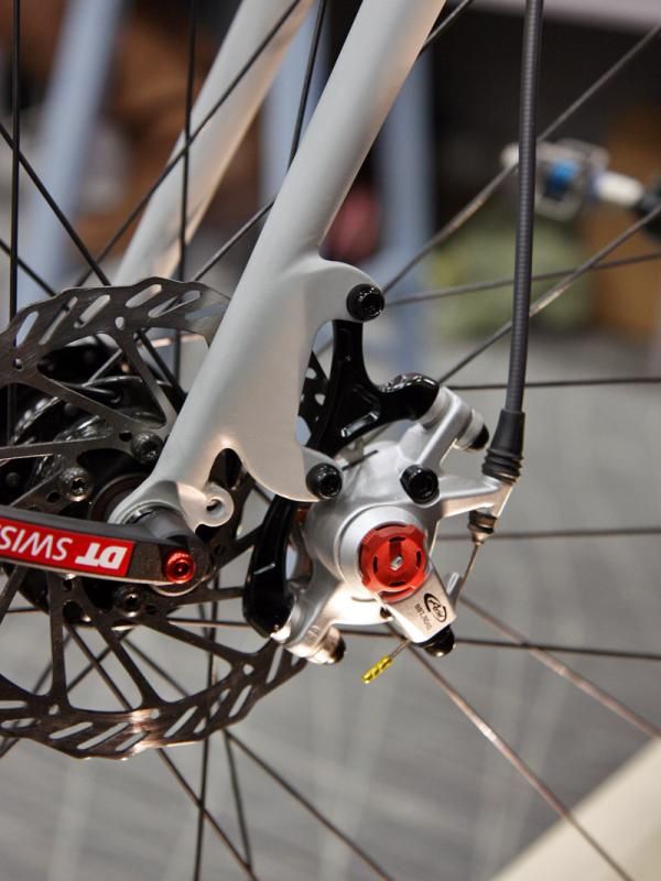 Mosaic flipped a 203mm brake caliper adapter upside down for use with a 140mm front rotor.