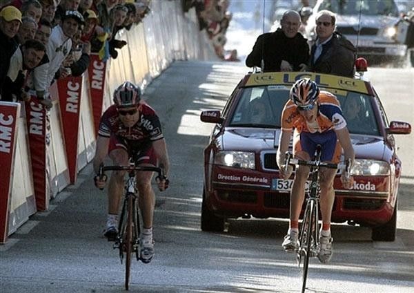 The sprint between Evans and Gesink on the right was close, but Evans was in command.