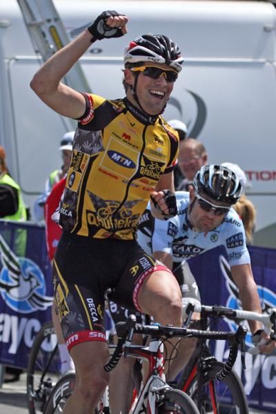 Janse van Rensburg (MTN - Qhubeka) salutes as he takes the win on stage 2 of the Jayco Herald Sun Tour in Geelong