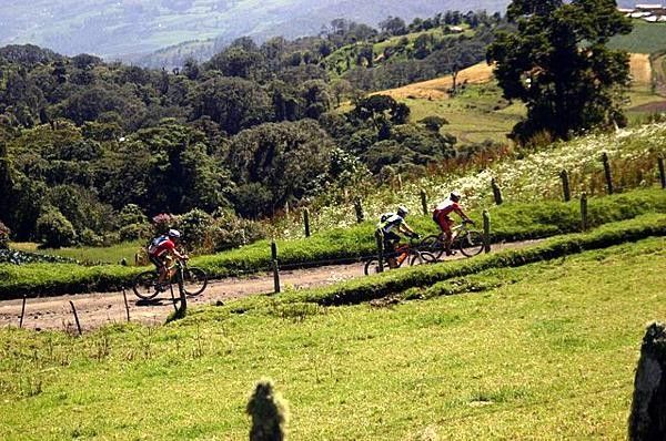Boasting 9040 meters total elevation, La Ruta is often ridden in high mountain country.