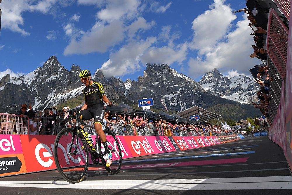 Esteban Chaves (Mitchelton-Scott) wins stage 19 at the Giro d'Italia