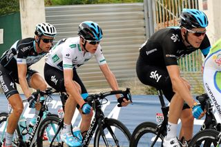 Rowe guiding team leader Froome at the 2014 Vuelta a España. Photo: Graham Watson