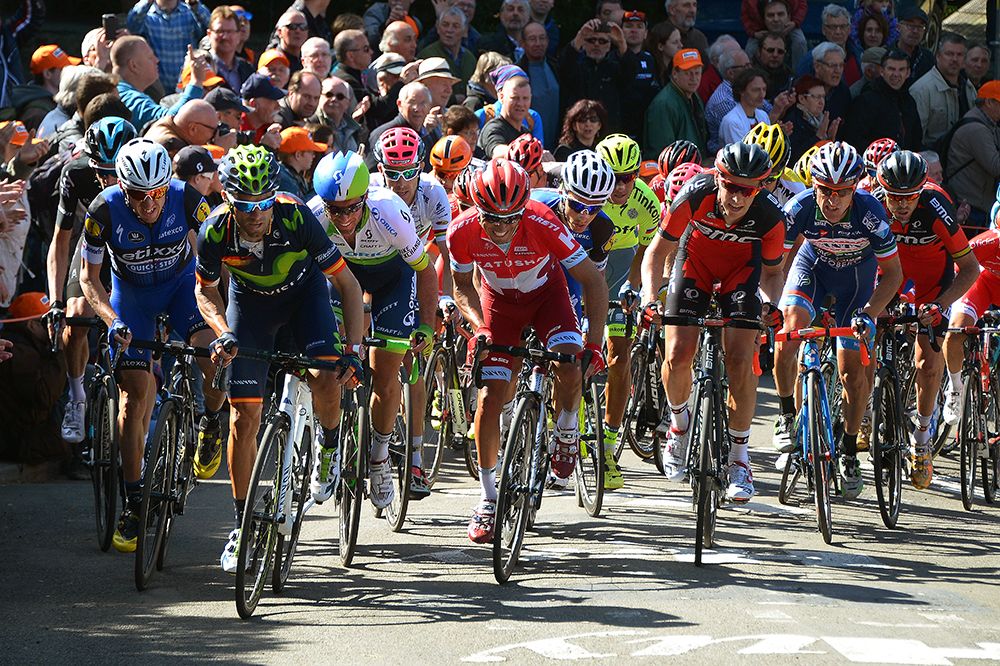 Valverde begins his acceleration on the Mur de Huy