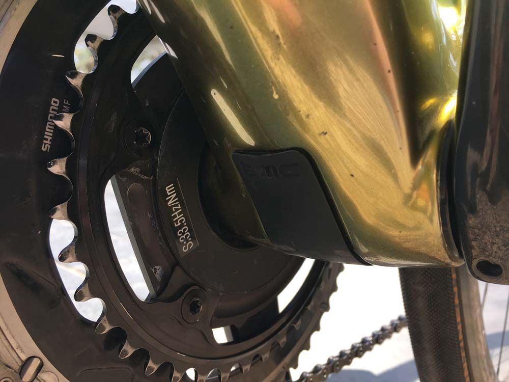 The chunky bottom bracket can easily be accessed