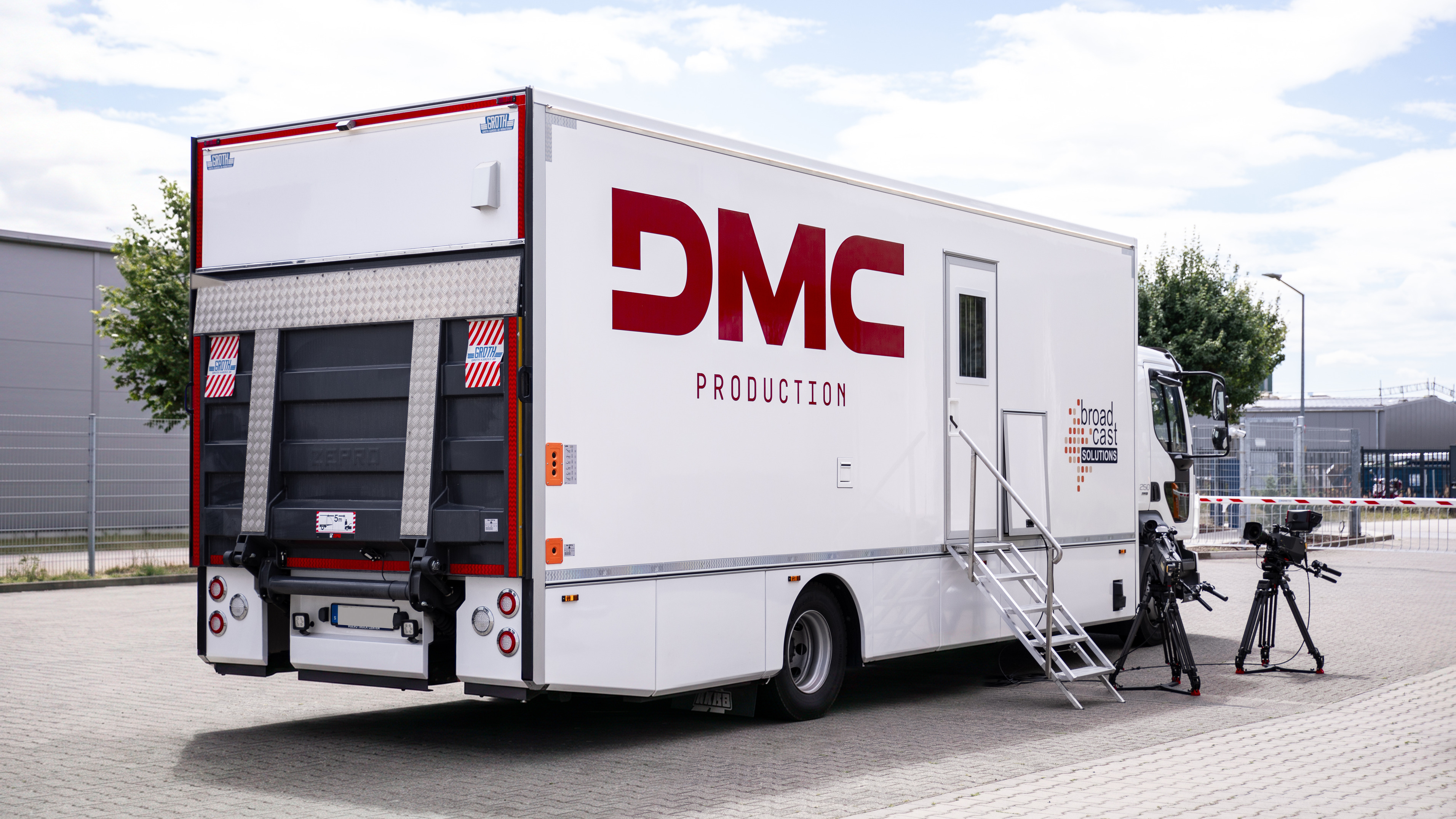 DMC truck