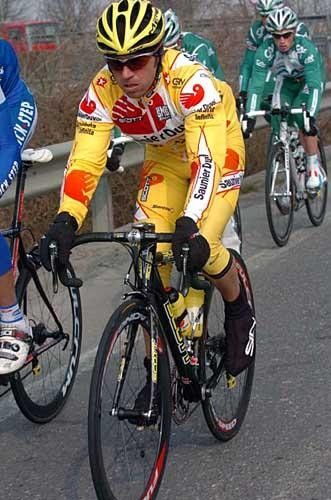 Gilberto Simoni (Saunier Duval) looks a little gruff in the cold