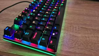 Aukey KM-G12 review