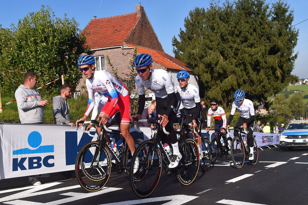 The Russian team trains on the 2021 World Championships course