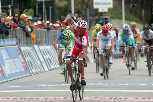 Joaquim Rodriguez (Katusha) hangs on to win