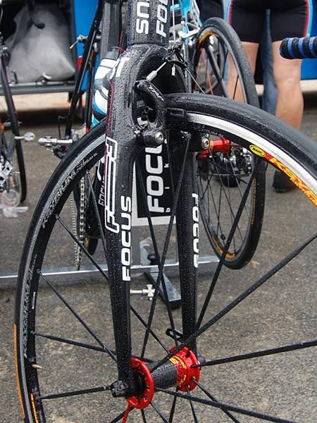 A carbon 'cross fork