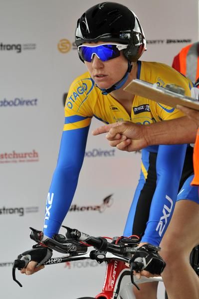 Alison Shanks gets the countdown to her start in the Women&rsquo;s Time Trial Champs
