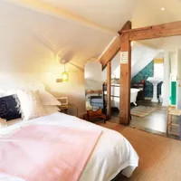 The Crown Inn, WoodstockDistance to Blenheim:Trip Advisor rating: The Crown Inn, WoodstockDistance to Blenheim:Trip Advisor rating: