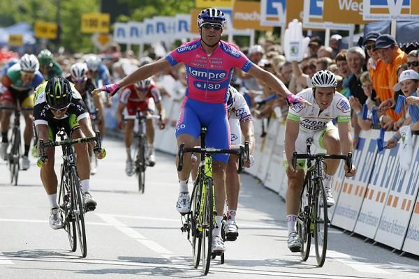 Italian sprinter Alessandro Petacchi (Lampre-ISD) has won the first stage of Bayern-Rundfahrt.
