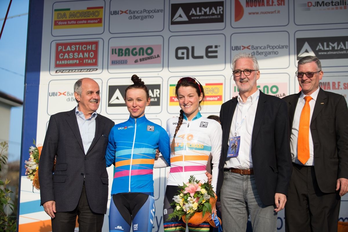 Katarzyna Niewiadoma (Rabo-Liv Cycling Team) and Lizzie Armitstead (Boels-Dolmans Cycling Team) wear the Junior and Elite Women's WorldTour Leader's Jerseys. The riders are accompanied by UCI Management Committee member Renato Di Rocco, UCI President Brian Cookson and CSP President Mario Minervino.