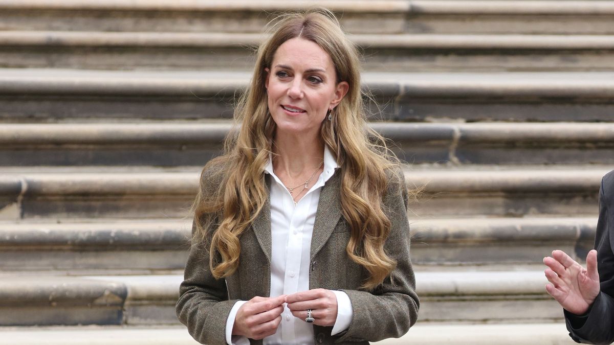 Kate Middleton Just Wore the Elegant Shoe Trend That Looks Best With Tricky Ankle-Length Trousers